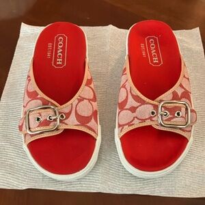 COACH RED SLIDES. NWT. SIZE 7.5. BOX INCLUDED. CUTE SHOES!!!
